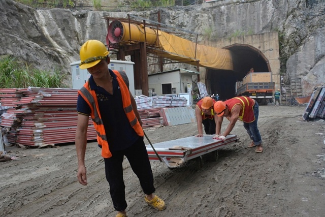Expanded Hoa Binh Hydropower Plant project expected to be done on time