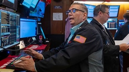 S&P 500 gần như đi ngang sau thỏa thuận thương mại Mỹ - EU