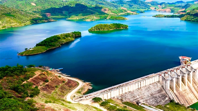 C47 lãi cao nhất 14 quý, cổ phiếu tăng trần giữa ngày thị trường đỏ lửa