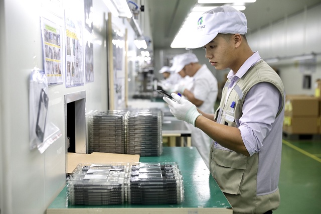 Nhựa Hà Nội tăng vốn công ty con sản xuất linh kiện cho Samsung, Foxconn | Vietstock