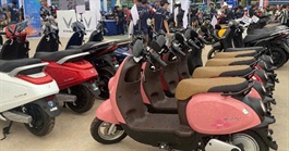 Nhu cầu đổi xe máy xăng sang điện tăng cao