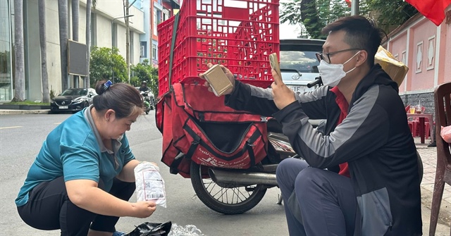 Lý do hàng ngàn nhà bán nhỏ lẻ 'trắng đơn' online 6 tháng đầu năm