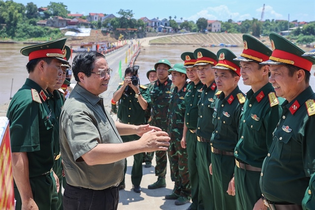 Thủ tướng kiểm tra tiến độ cầu Phong Châu, chỉ đạo triển khai tuyến cao tốc mới tại Phú Thọ- Ảnh 4.