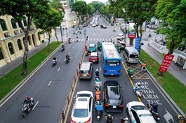 Xe đời nào được vào khu trung tâm nếu TP HCM hạn chế xe xăng, dầu?