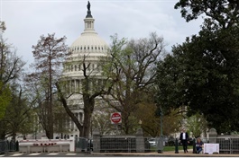 Thâm hụt ngân sách Mỹ tăng gần 20% bất chấp thu thuế quan tăng vọt