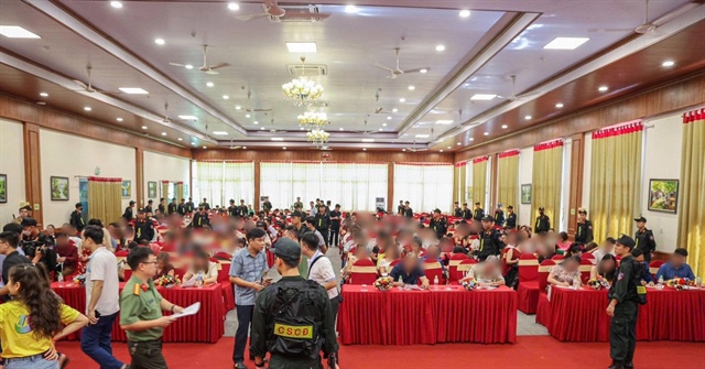 Công an đột kích hội thảo hàng trăm người, triệt phá đường dây đa cấp tiền số trái phép
