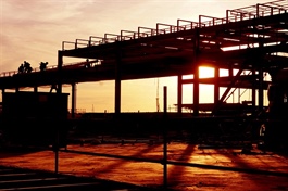 Giá LCG tăng trần, dư mua hơn 9.2 triệu cp trong phiên 18/08 sau thông tin về các gói thầu