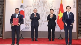 Tech tie-ups advance with South Koreans