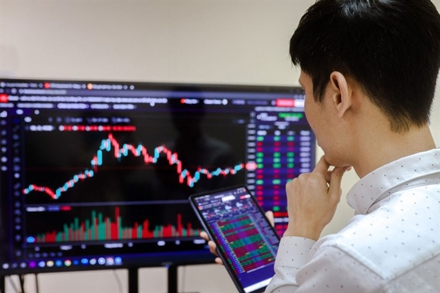 VN-Index plunges over 42 points