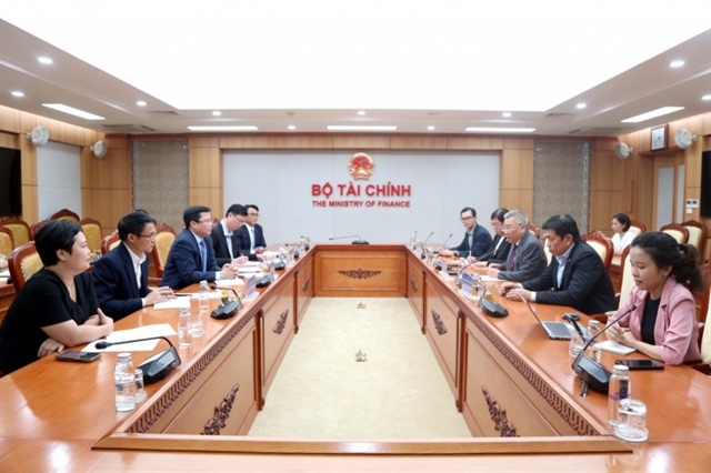 Deputy Minister of Finance Nguyen Duc Tam receive leaders of Dassault Systèmes Group