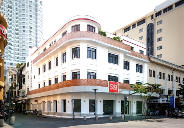 Market reverses course as VN-Index gains nearly 54 points