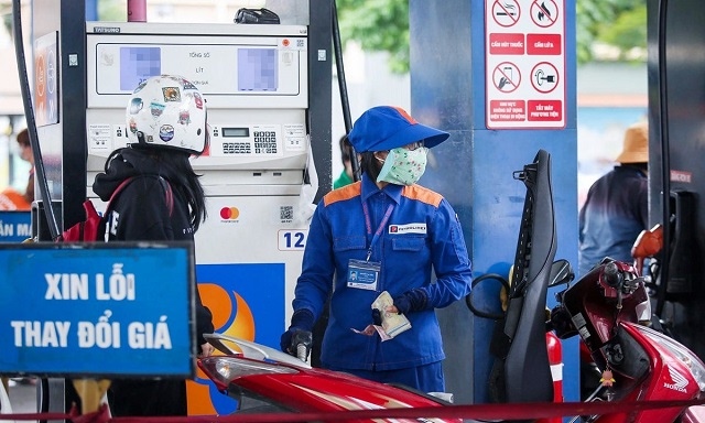 Giá xăng dầu đồng loạt tăng từ 15h ngày 28/08