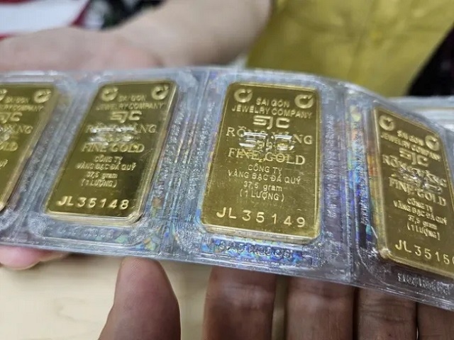 Giá vàng miếng SJC lại tăng dựng đứng, vượt mọi dự báo