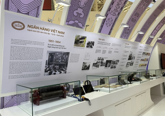 Phó thống đốc Ngân hàng Nhà nước khẳng định vai trò ổn định kinh tế Việt Nam - Ảnh 3.