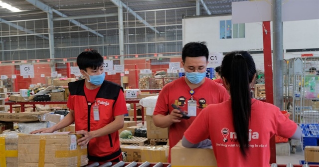 Mặc cho chợ online sôi động, một ông lớn giao hàng vẫn rút lui
