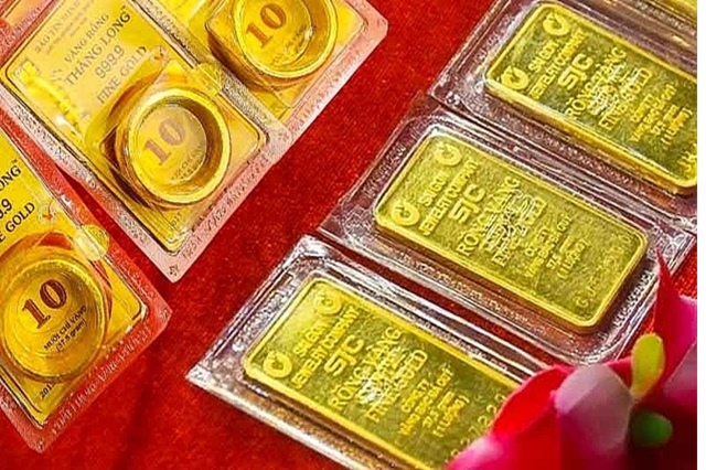 Vàng miếng vượt 134 triệu đồng/lượng, chuyên gia khuyến cáo không nên FOMO, cẩn trọng kênh bạc