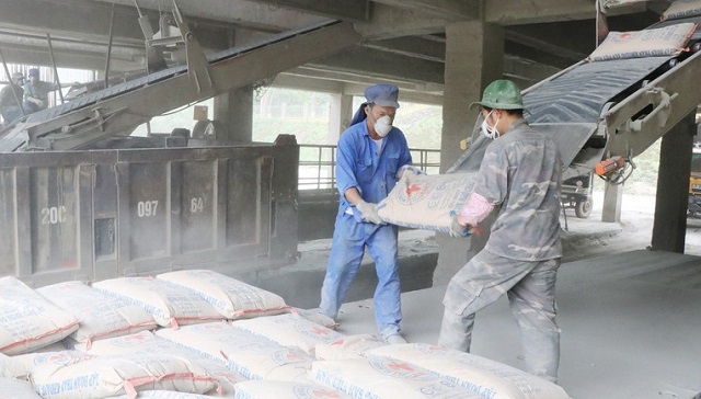 Vật liệu xây dựng tăng giá, dồn gánh nặng lên các công trình thi công