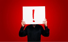 Ba mã cổ phiếu bị giữ nguyên diện cảnh báo vì lỗ lũy kế