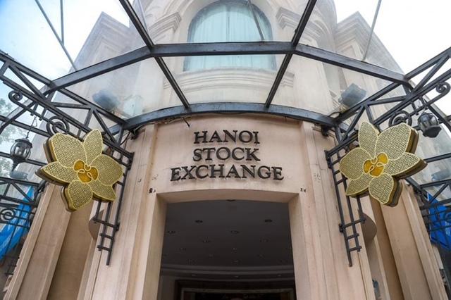 Thanh khoản thị trường cổ phiếu HNX tăng 20% trong tháng 8