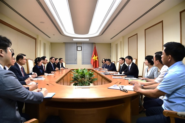 Hyundai Rotem seeks cooperation with Vietnam on high-speed railway development
