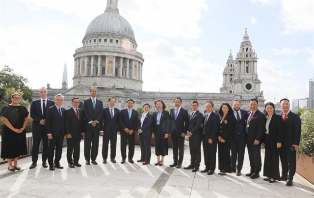 Minister of Finance Nguyen Van Thang works with LSE and FTSE Russell leadership