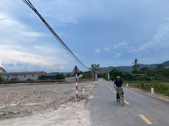 Trăm ô tô đổ về một xã ở Hà Tĩnh săn đất, giá 'nhảy số' từng ngày