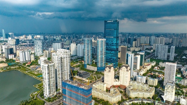 Căn hộ hàng trăm triệu mỗi mét: Sao giá vẫn cứ tăng, cách nào giảm?