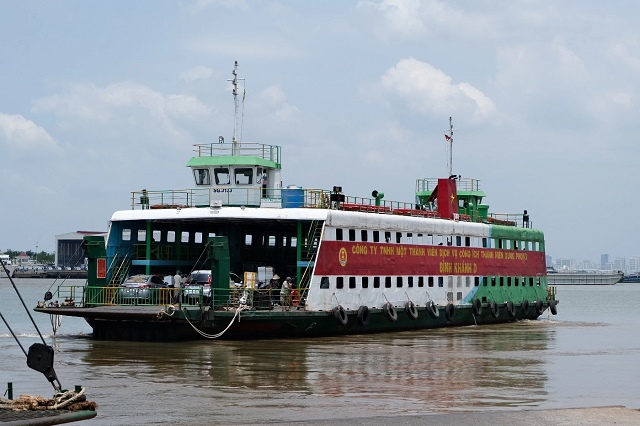 Chủ đầu tư khu đô thị du lịch lấn biển Cần Giờ đề xuất tài trợ 3 phà 200 tấn cho bến phà Bình Khánh