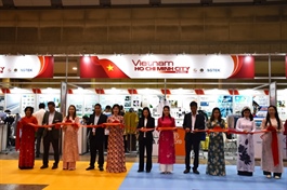 Vietnamese textile firms shine at Asia’s premier fashion trade fair