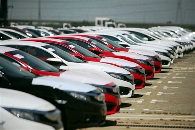 Car price war intensifies amid record supply surge