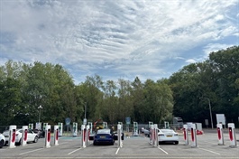 Doanh số xe điện toàn cầu theo tháng đạt kỷ lục