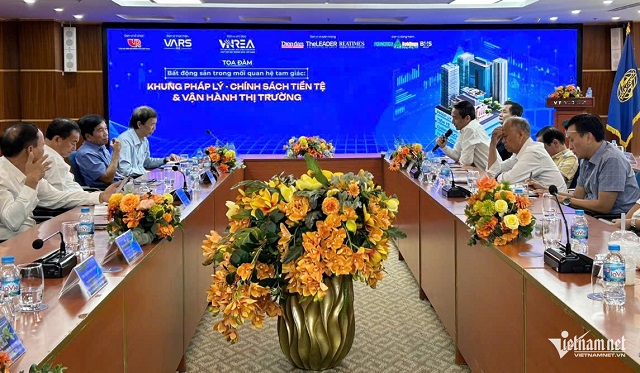 Tỷ lệ đầu cơ cao, loạt cảnh báo ‘nóng’ với bất động sản