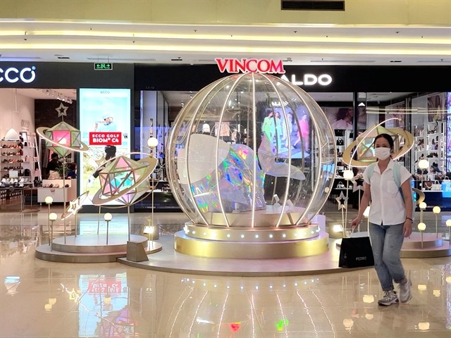 VN-Index gains nearly 9 points on real estate, consumer goods stocks