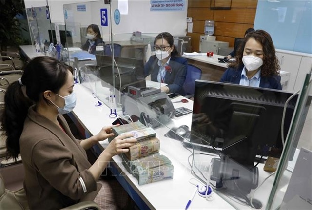 VN-Index drops nearly 36 points on rising selling force