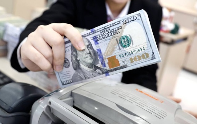 Chiều 22-10, giá USD tự do gây bất ngờ