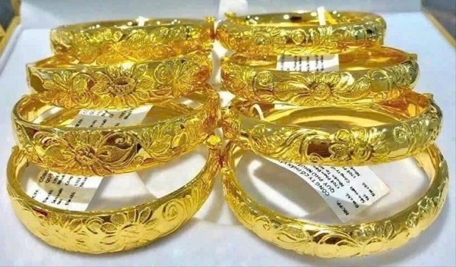 Giảm thêm 4 triệu đồng mỗi lượng, giá vàng trong nước vẫn vượt xa thế giới