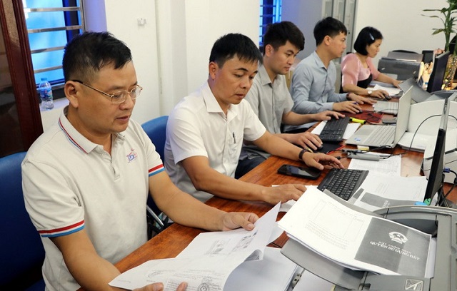 Người dân không cần công chứng khi xác thực thông tin đất đai trên VNeID