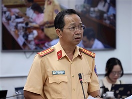 TP.HCM tăng cường xử lý tình trạng xe máy lưu thông trên vỉa hè