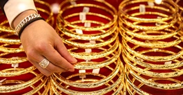 Sau cơn sốt, giá vàng giảm tới 12 triệu đồng/lượng: Có còn xuống thêm?