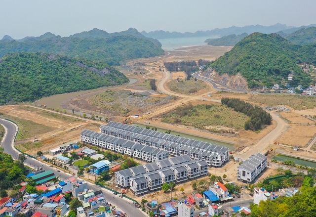 Vinaconex lãi đột biến 3.3 ngàn tỷ sau khi thoái vốn dự án nghỉ dưỡng tại Cát Bà