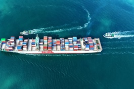 Xuất khẩu Trung Quốc bất ngờ sụt giảm lần đầu tiên trong gần 2 năm