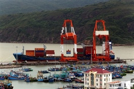 Central coastal provinces boost marine economy amid provincial merger