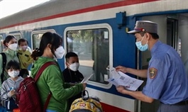 Mua, bán vé tàu nhằm mục đích thu lợi bất chính bị phạt đến 4 triệu đồng