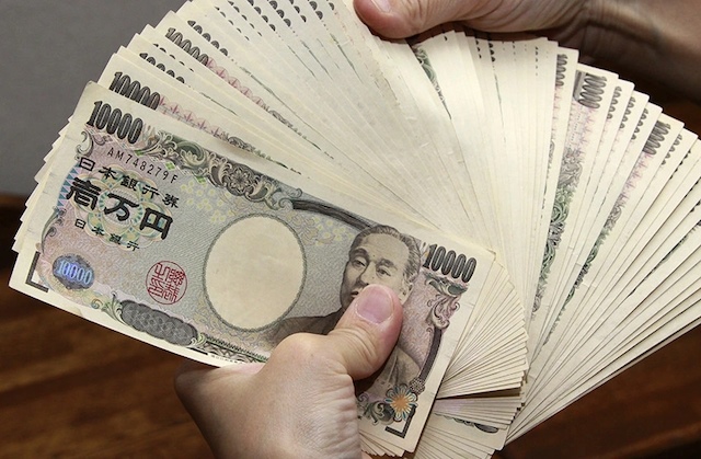 Vì sao đồng Yên xuống thấp kỷ lục so với Euro?