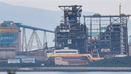 Ngành thép Hàn Quốc lao đao giữa gọng kìm thép giá rẻ Trung Quốc và thuế quan Mỹ