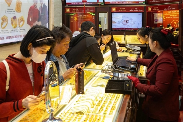 Gold exchange should be a priority: economists