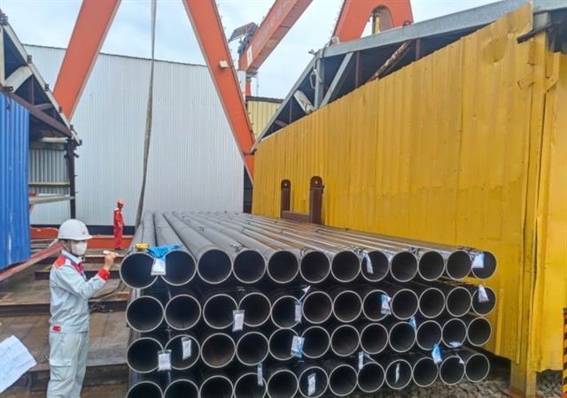 Market reverses course due to profit-taking pressure