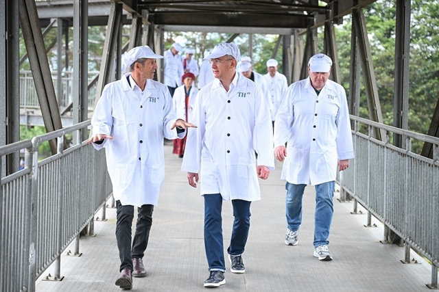 Kaluga governor praises TH Group’s world-leading dairy farm