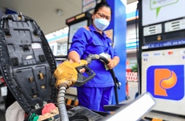 Giá xăng, dầu đồng loạt giảm mạnh, RON95-III giảm về mốc 20 ngàn đồng/lít