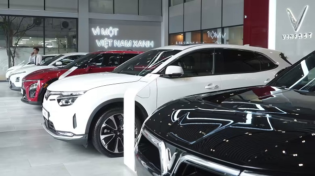 VinFast dẫn đầu thị trường xe điện ASEAN khi doanh số xe xăng chững lại